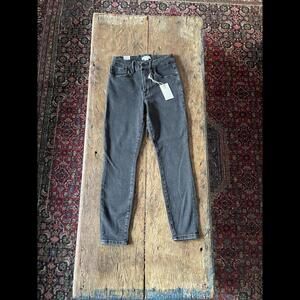 Good American Good Petite Skinny Narrow Cut Mid Rise Black Denim Jean 2/26 NWT